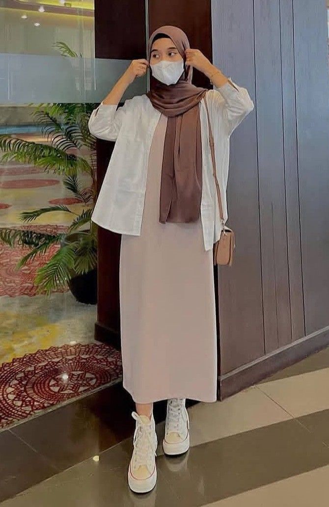 Rina Sari wearing Inner Dress PALOLO